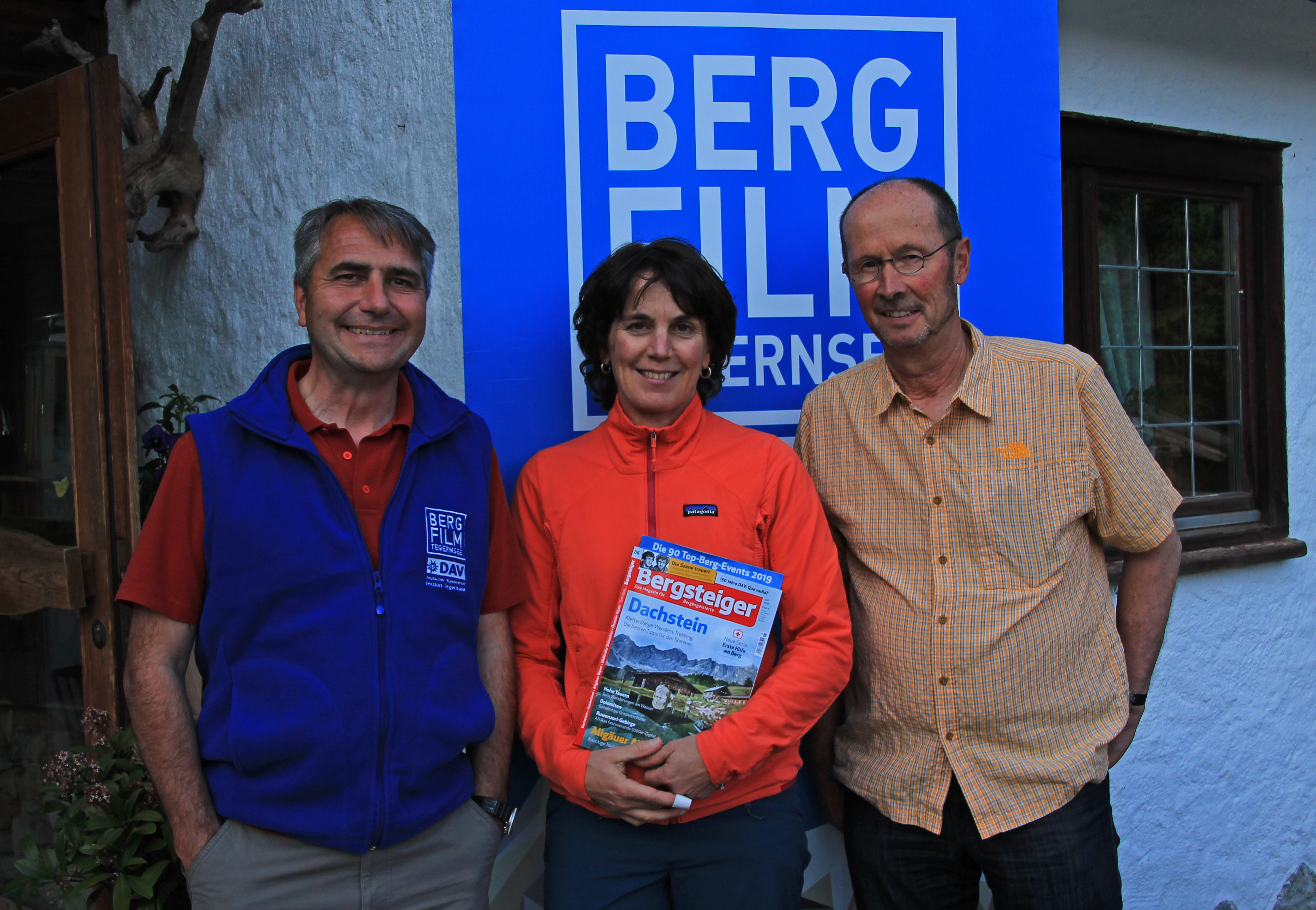 Johannes Hagn (Erster Bürgermeister Stadt Tegernsee), Petra Rapp (Bergsteiger-Redakteurin) und Michael Pause (Festival-Direktor) beim Treffen am Galaun