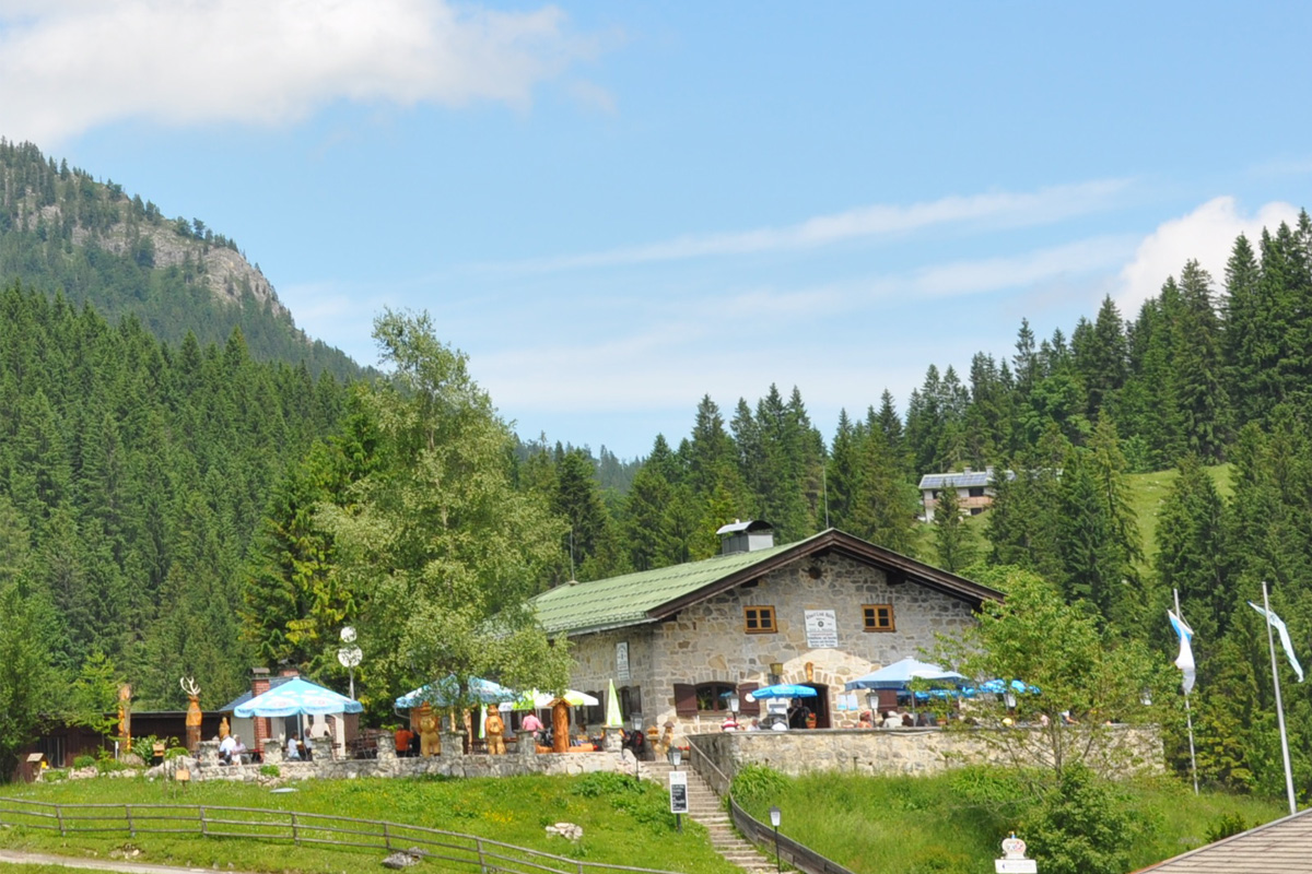 Die Albert-Link-Hütte am Spitzingsee wurde auf ihre Nachhaltigkeit untersucht.