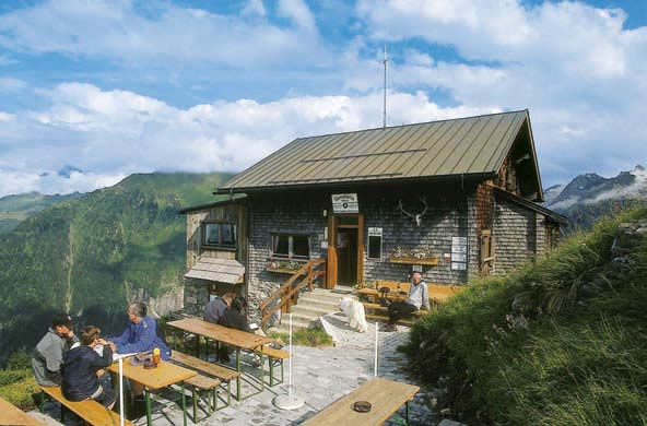 Die kleine Gamshütte ist das finale Etappenziel am Berliner Höhenweg