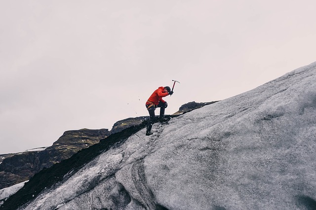 Bergsteigen ist ein ganz besonderes Hobby - doch es bringt auch Kosten mit sich.