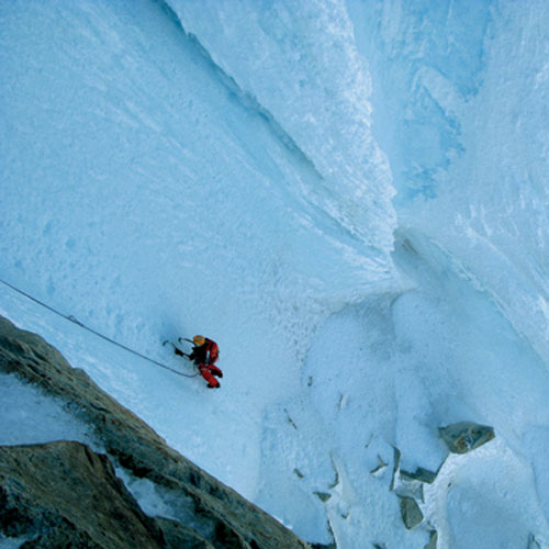Eiskalte Herausforderung – fast senkrechtes Blankeis führt unter die »Headwall«