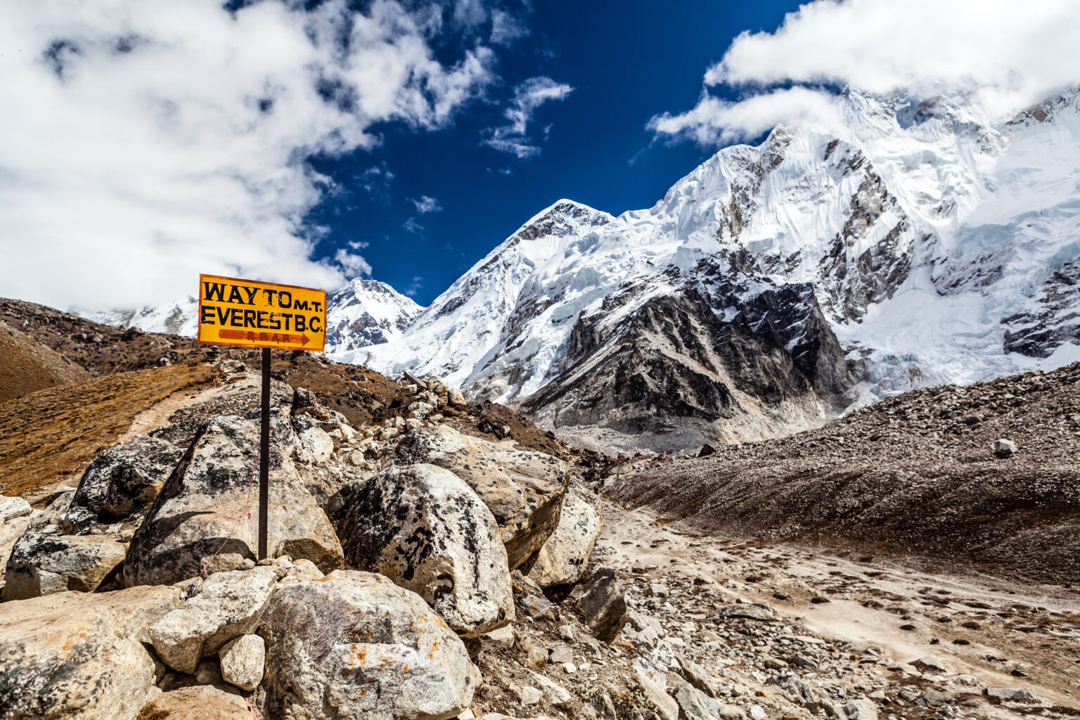 Nepal hat die Preise für eine Mount Everestbesteigung erhöht.