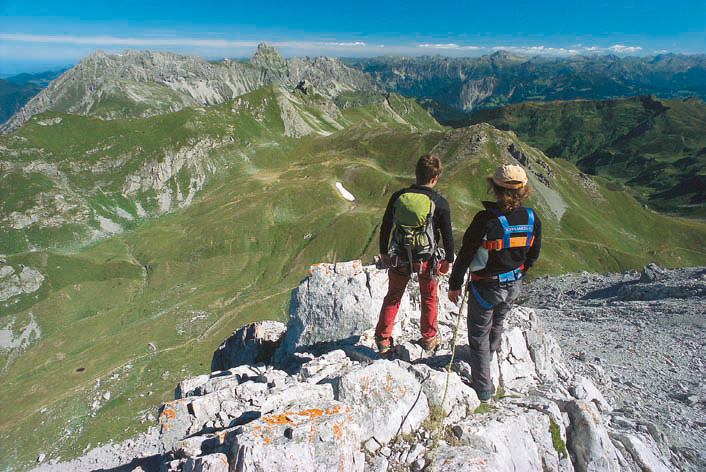 Zurück vom Gipfel: am Abstieg von der Kirchlispitze mit gutem Blick auf die Zimba