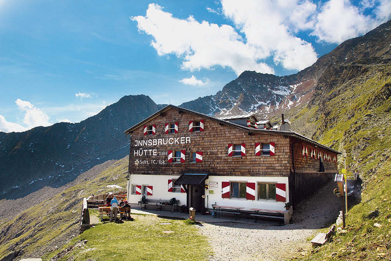 Die Innsbrucker Hütte ist der letzte Stützpunkt am Stubaier Höhenweg