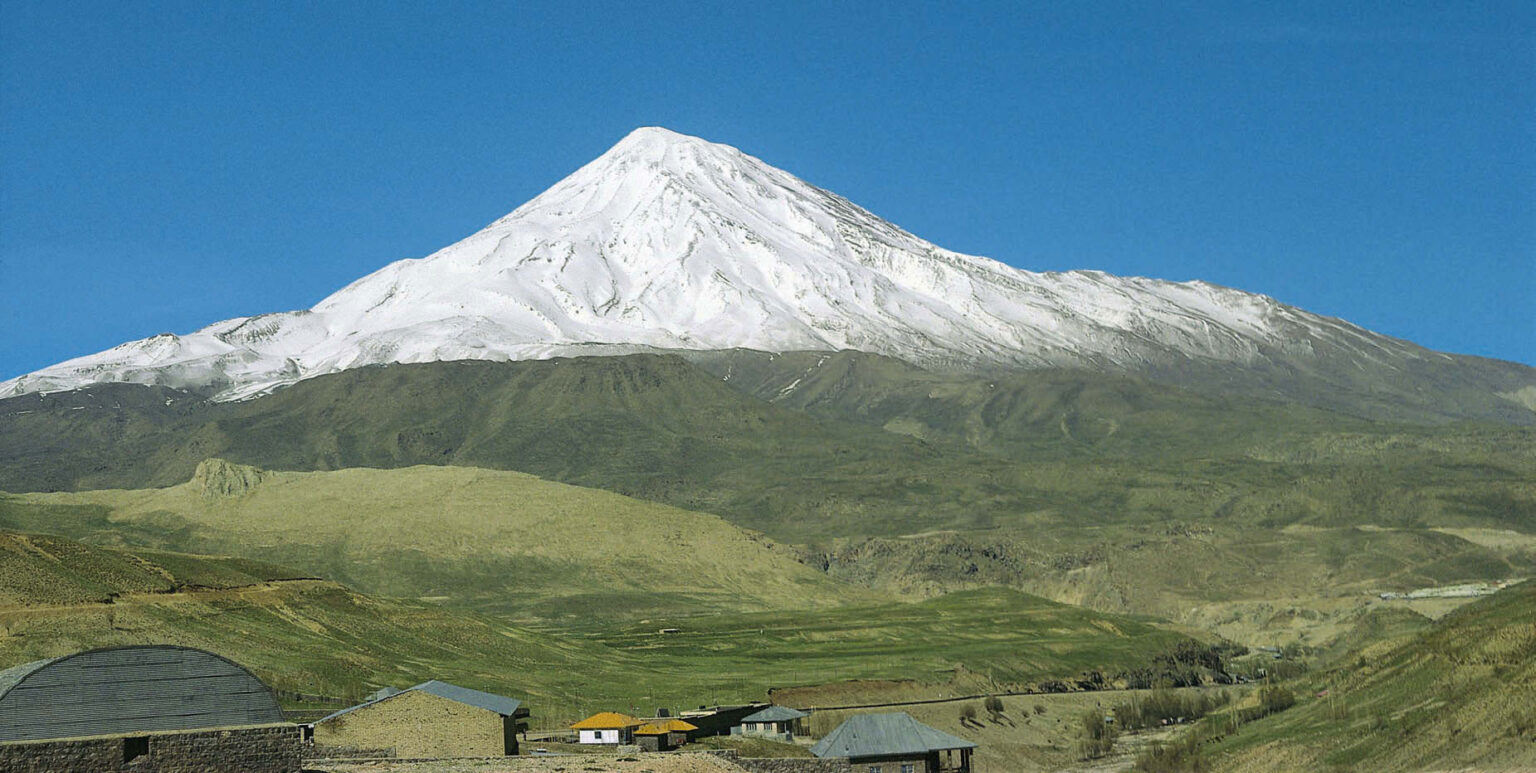 Skitourenberge weltweit - Der Demavand im Iran