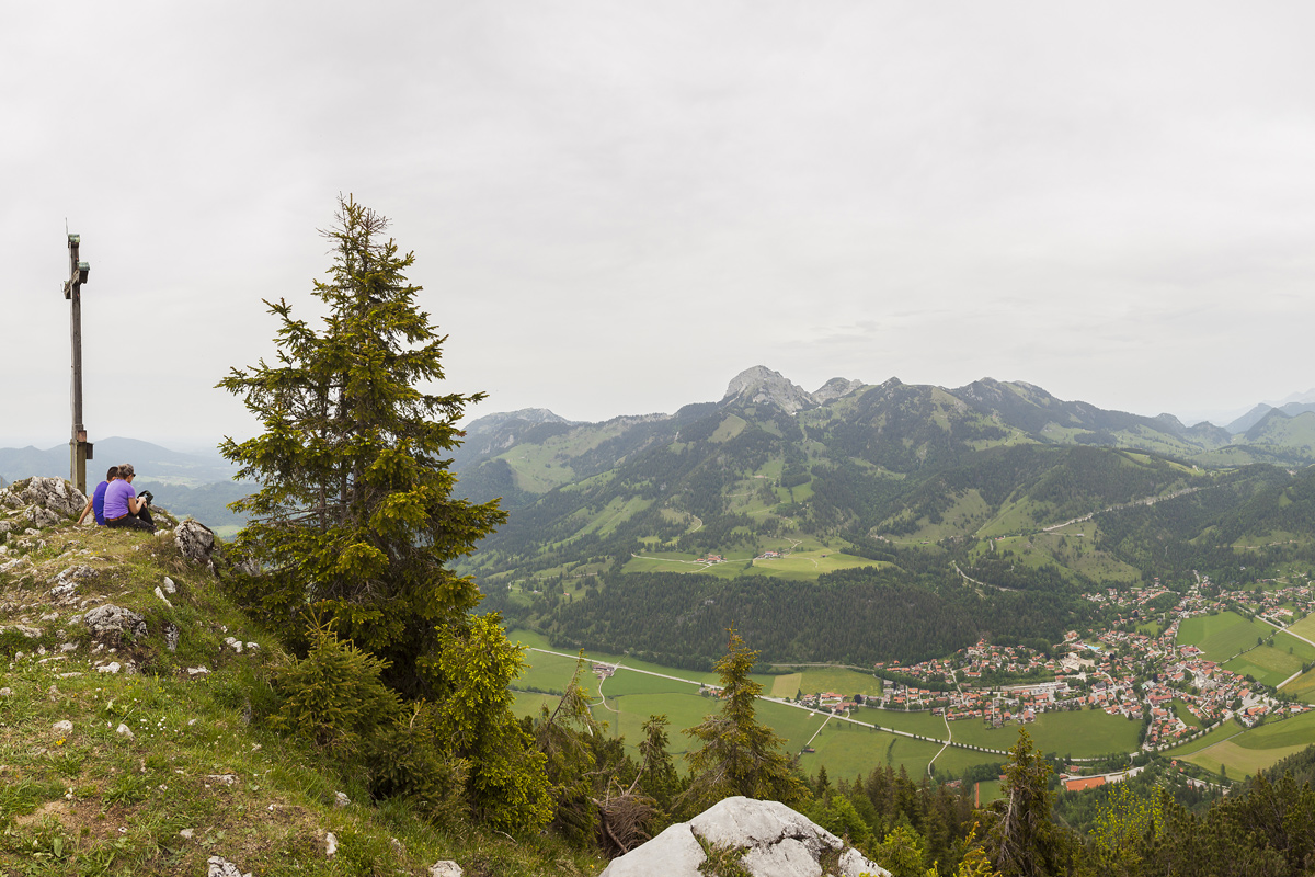 Der Blick von Seebergkopf auf den Wendelstein und Bayrischzell
