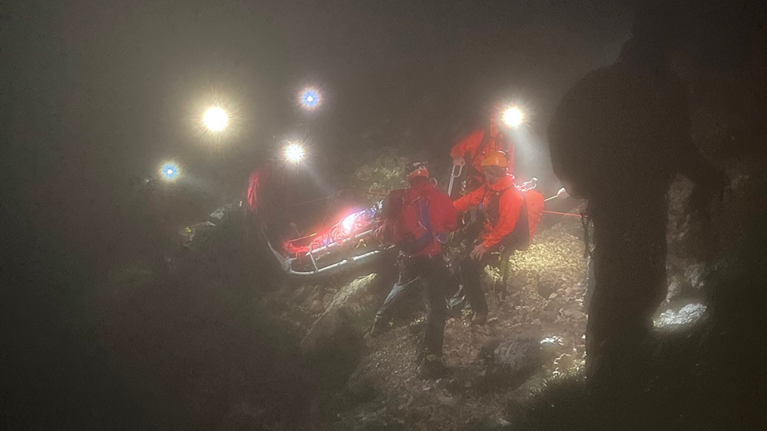 Aufwendige Suche bei Nacht, Nebel und starken Regen.