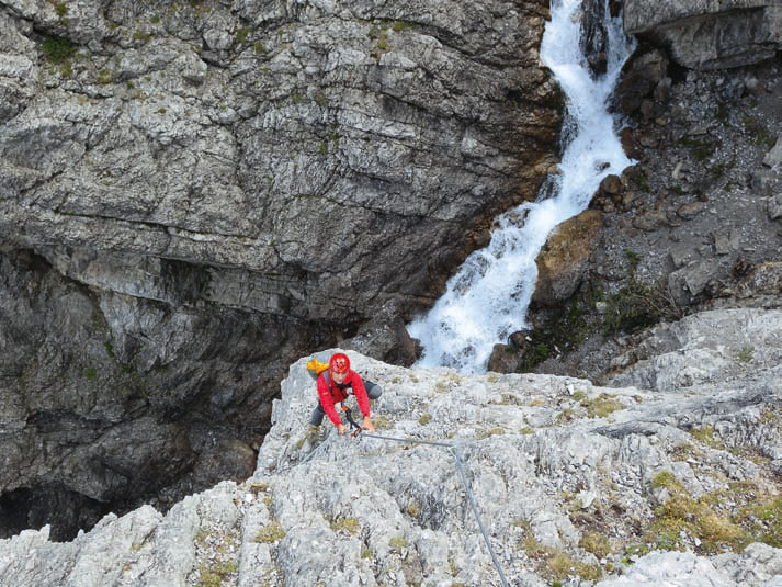 In einer Schlucht unterhalb der Hanauer Hütte verläuft der Klettersteig.