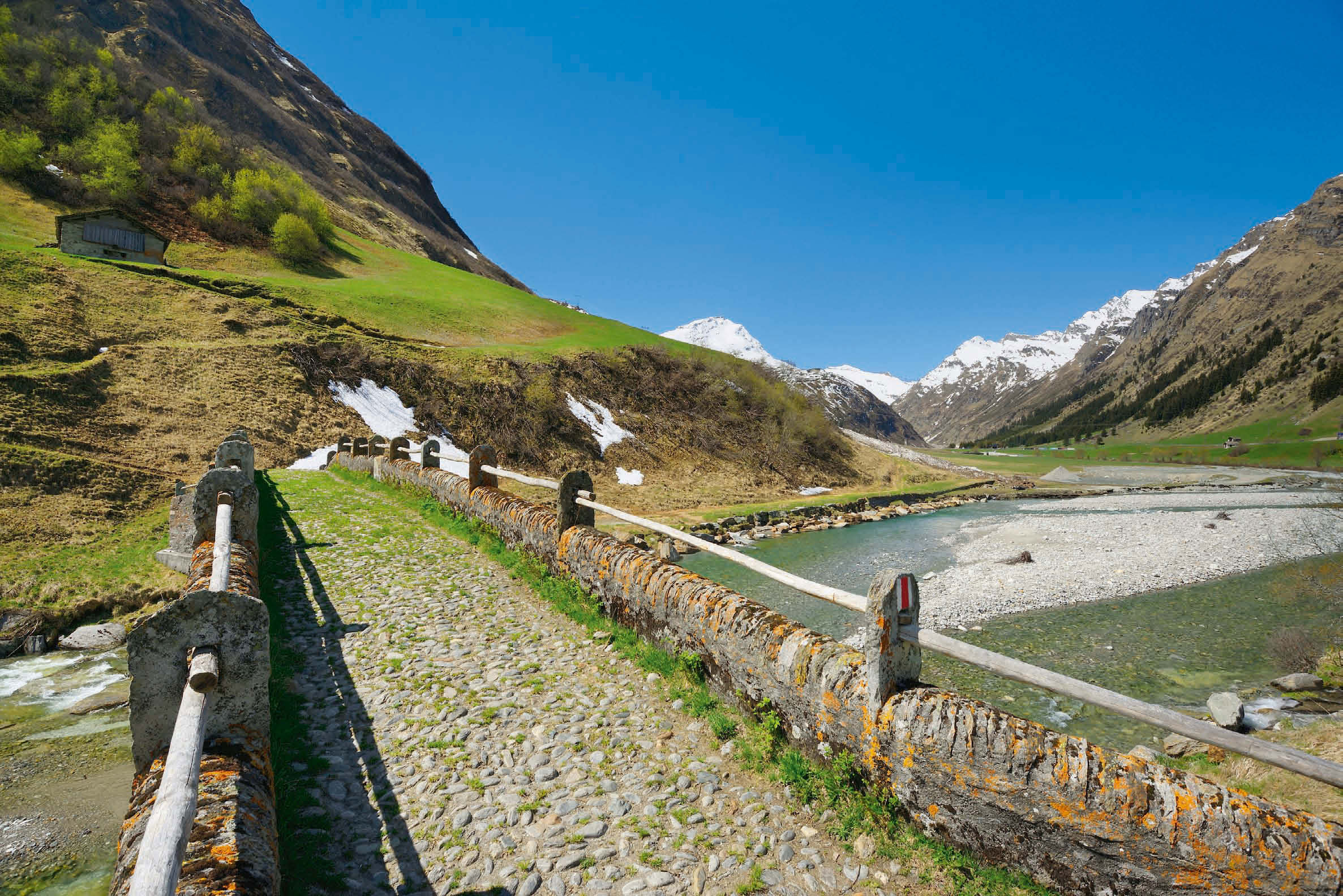 Landschaftliche Vielfalt, aber auch viel Kultur: Der Walserweg bietet beides.