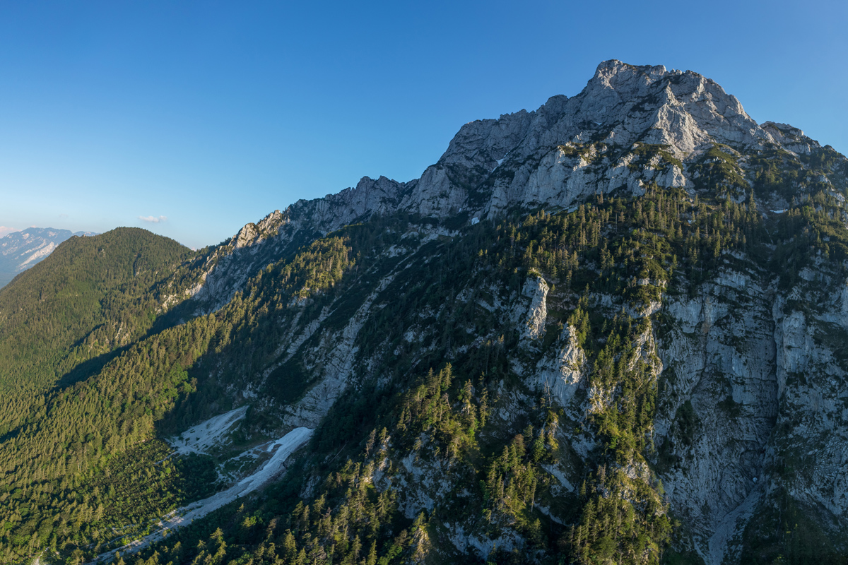 Der Hochstaufen ist der östlichste Gipfel der Chiemgauer Alpen.