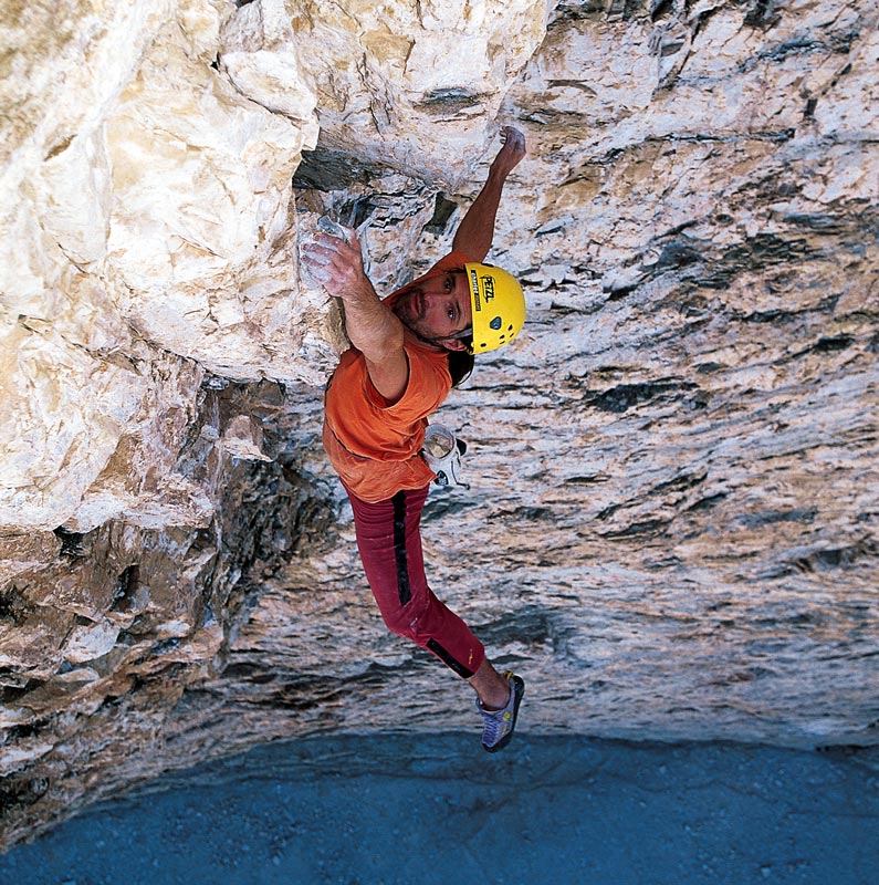 Alexander Huber an der »Hasse-Brandler« (7a+) direttissima durch die Nordwand der Großen Zinne 2002