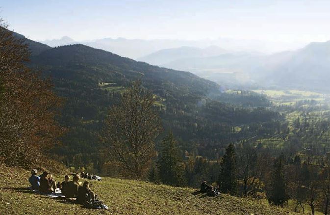 Von der Sonntratn zeigt sich der Isarwinkel in seiner ganzen Pracht