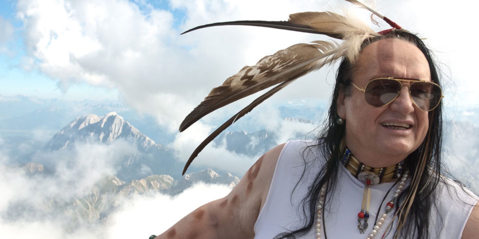 Bluesmusiker, Indianer und Zugspitz-Veteran: Willy Michl war 1989/90 Wirt auf der Knorrhütte, die Pacht endete damals im Streit mit dem DAV.