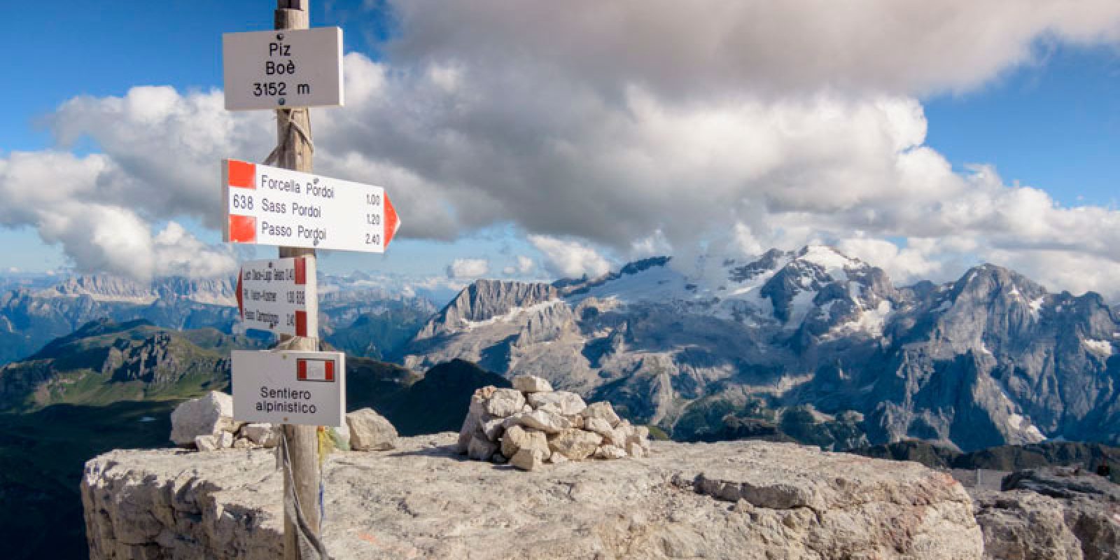 Höher geht‘s nicht auf der München-Venedig- Transalp: auf dem Piz Boè in der Sellagruppe