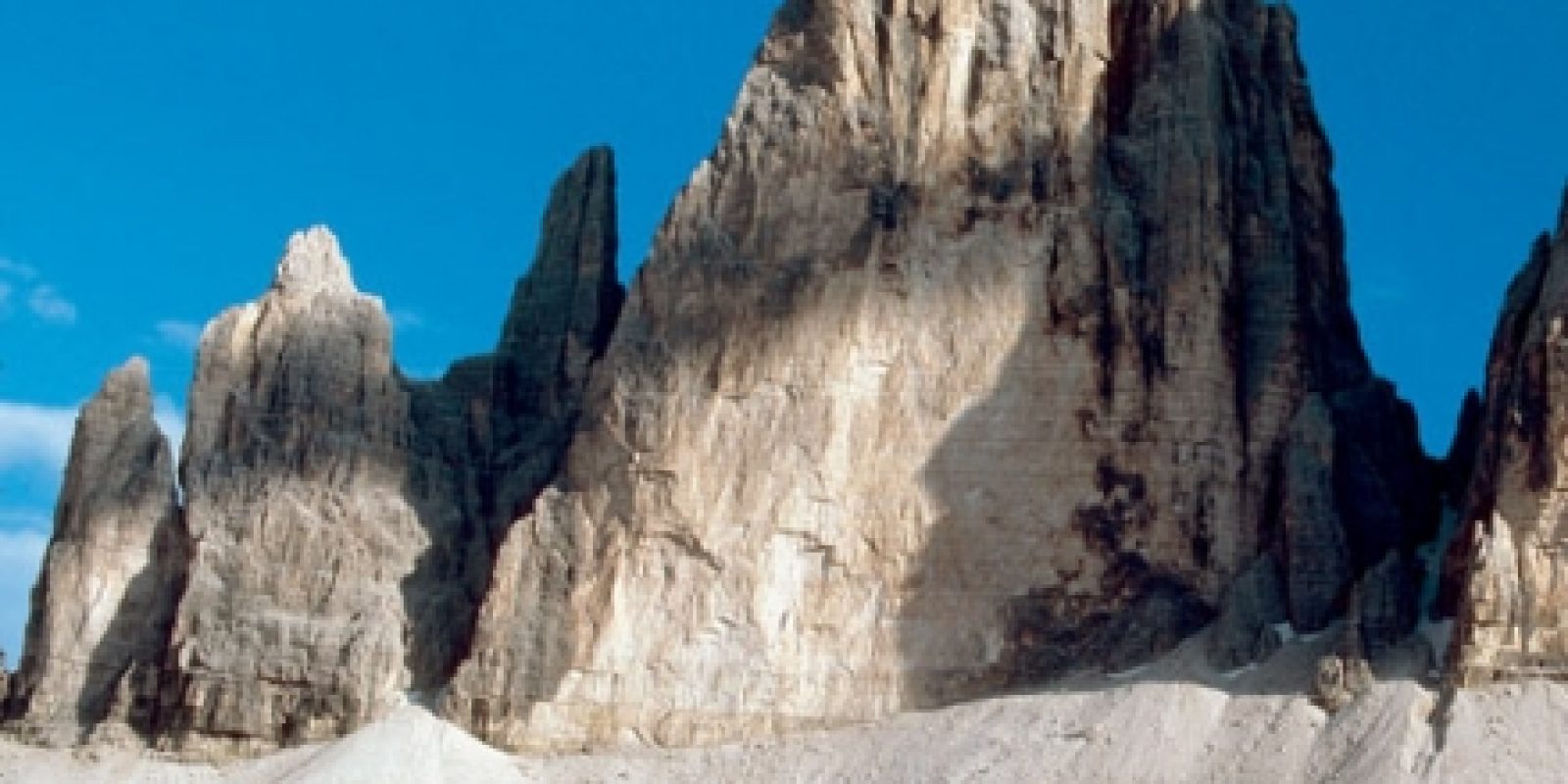 Das Dreigestirn in den Sextener Dolomiten, an denen seit mehr als hundert Jahren Klettergeschichte geschrieben wird; in der Mitte die Nordwand der Großen Zinne