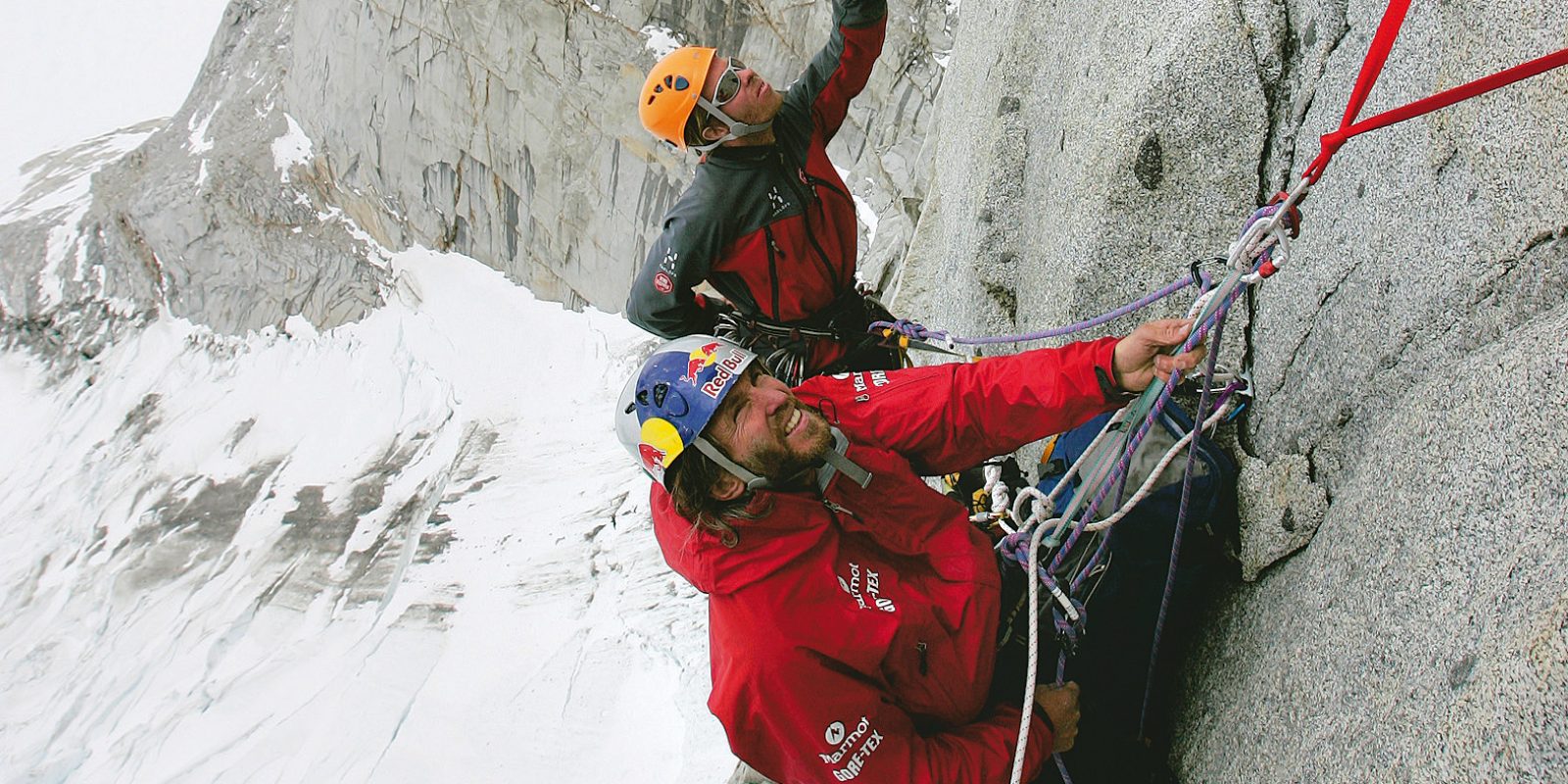Stefan Glowacz und Robert Jasper bei der Erstbegehung von »Gone with the wind« (27 SL, IX+, A2) in Patagonien