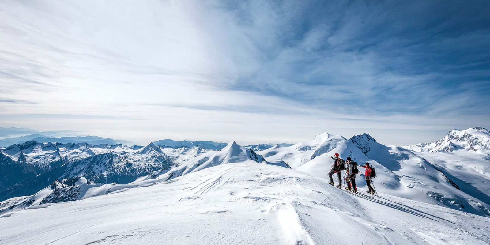 Nach einigen Übungstouren rücken Ziele wie der Alphubel (4210 m) bald in Reichweite.
