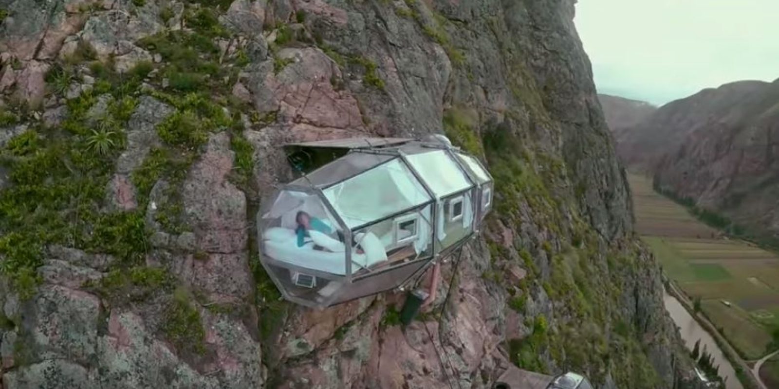 "Skylodge Adventure Suites" - gläserne Hotelkabinen in Peru