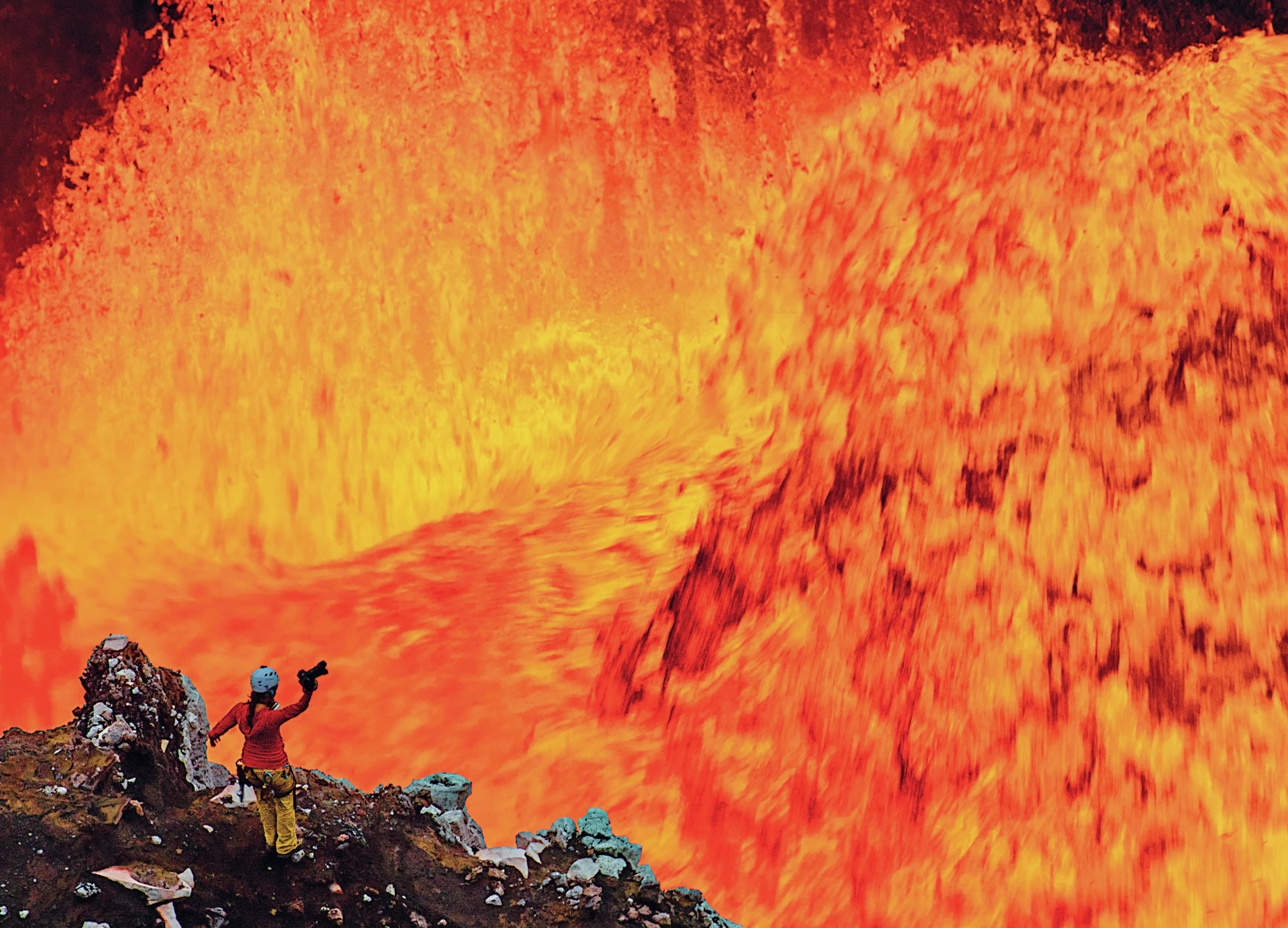 Ulla Lohman auf der zweiten Terrasse des Benbow Vulkans in Vanuatu